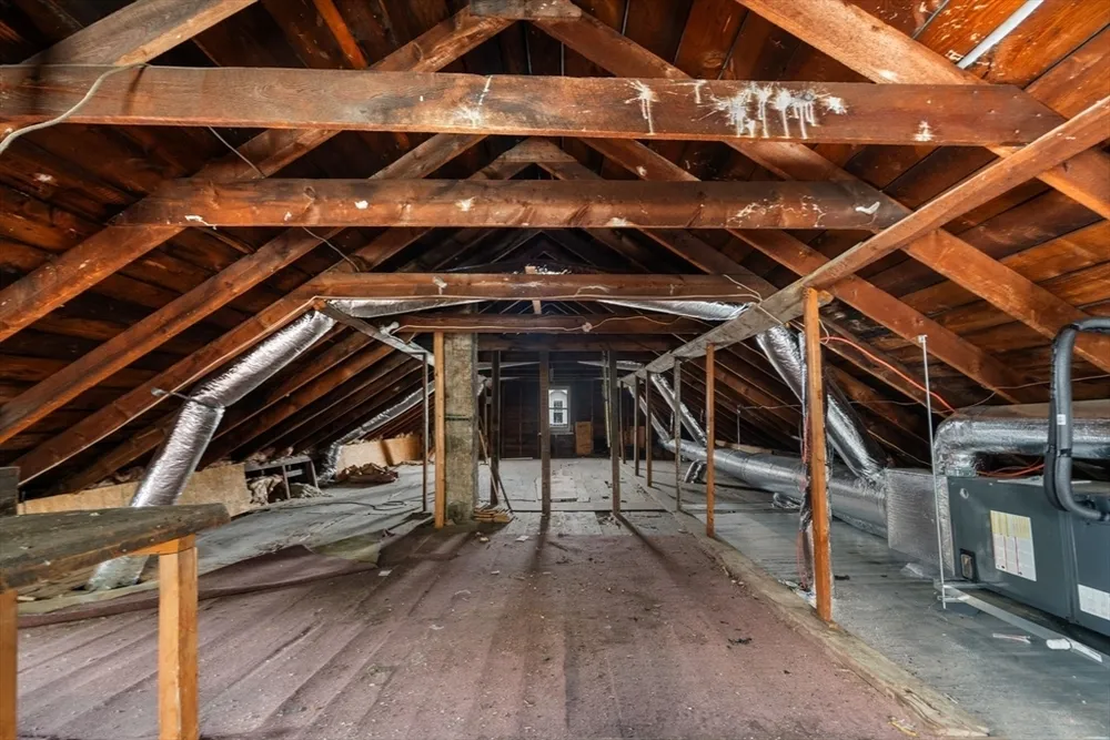 252 Shaw St, Lowell, MA 01851