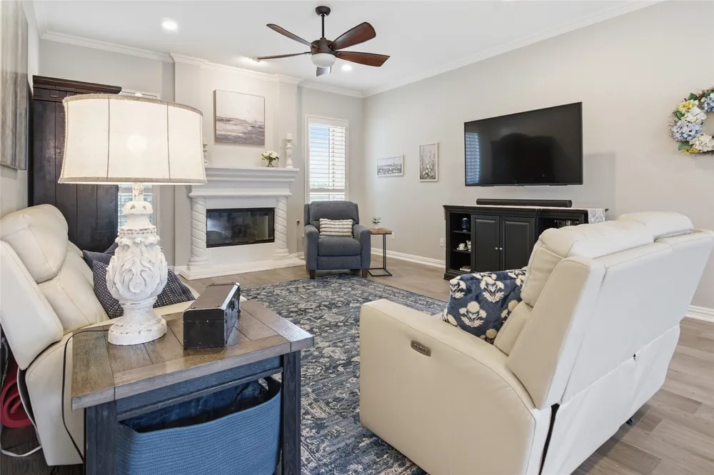 696 BEAR CREEK DRIVE, Hurst, TX 76054