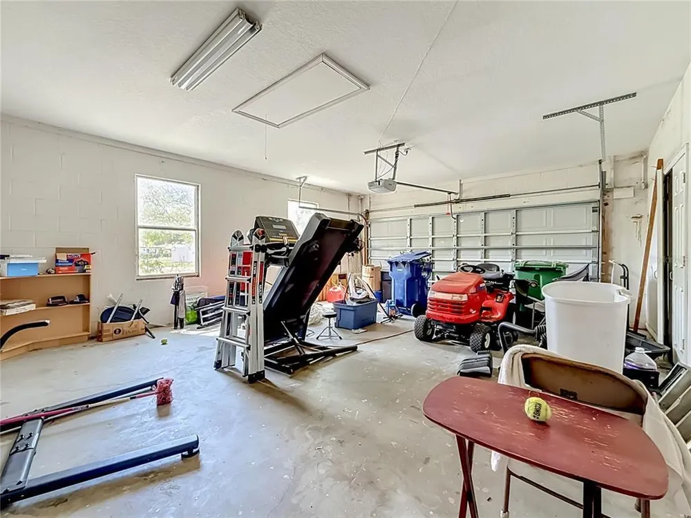 1003 W Outbound Pl, Tampa, FL 33612