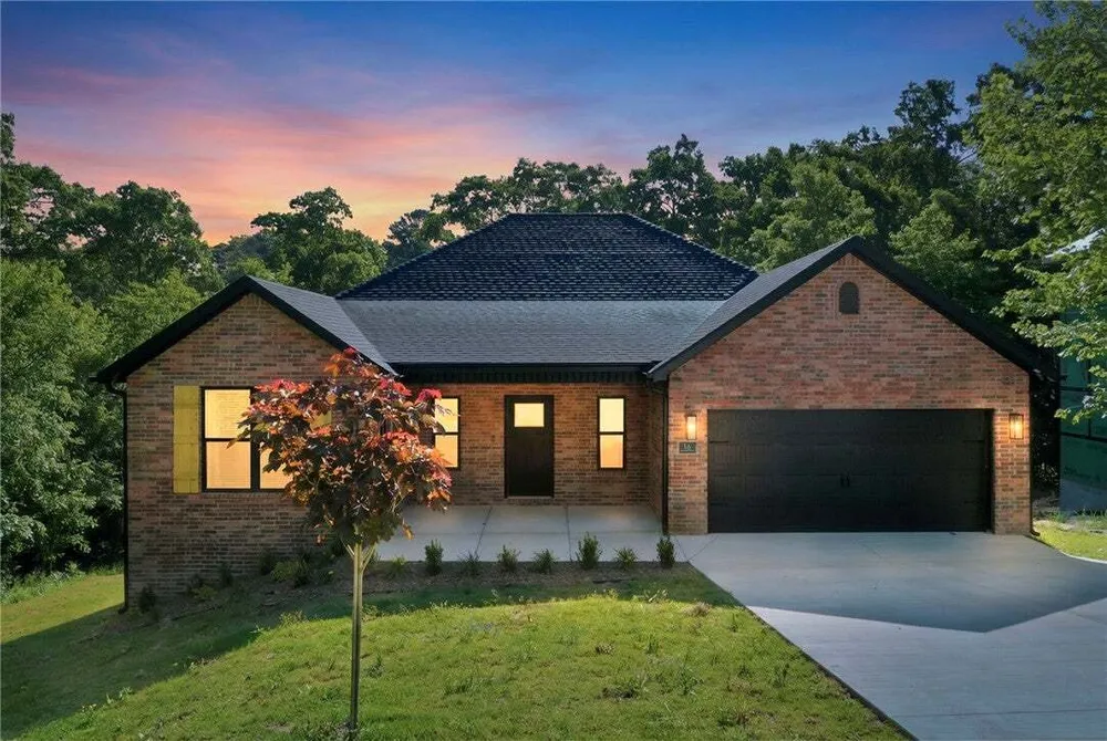 16 Burwell Dr, Bella Vista, AR 72714