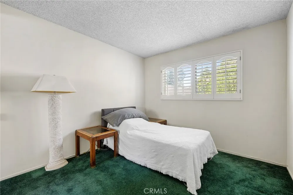 9555 Via Venezia, Burbank, CA 91504
