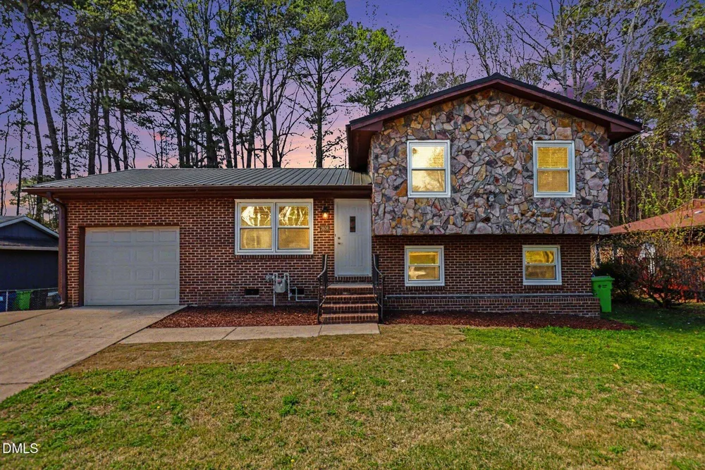 2608 Adcox Pl, Raleigh, NC 27610
