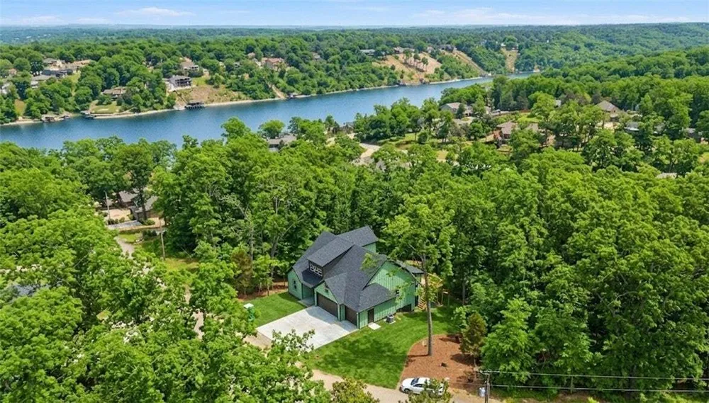 6 Waterside Ln, Bella Vista, AR 72715