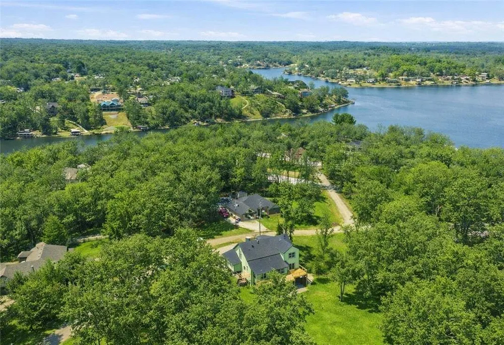 6 Waterside Ln, Bella Vista, AR 72715