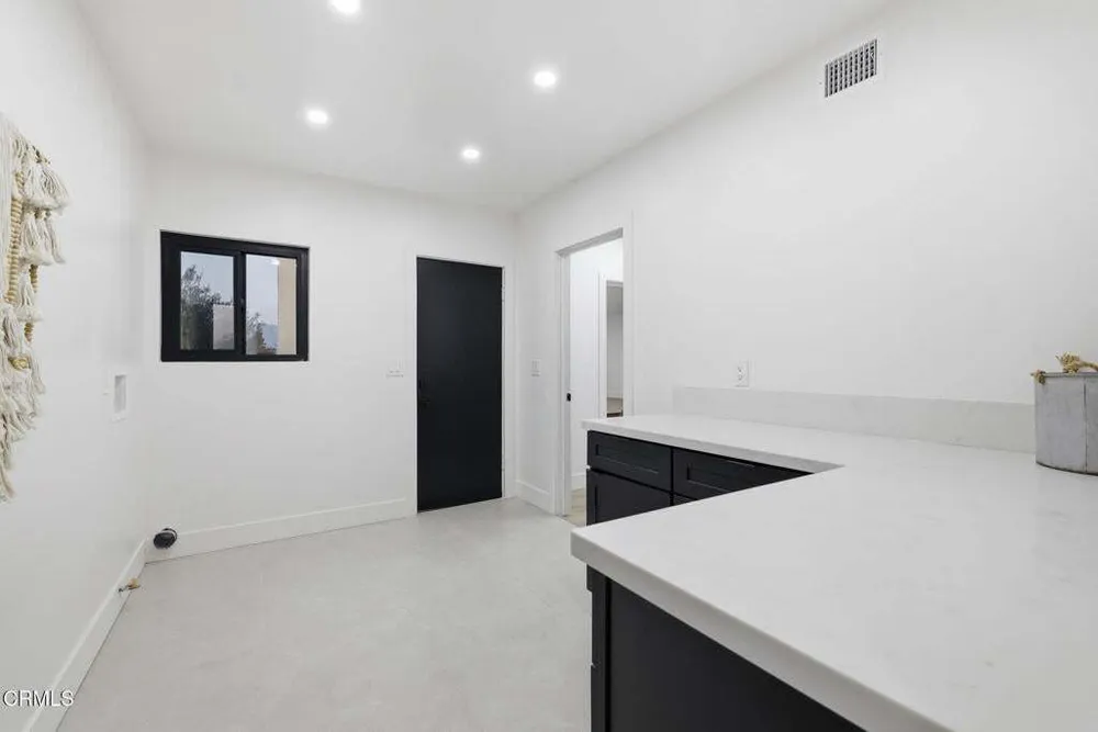 2001 Kenilworth Ave, Silver Lake, CA 90039