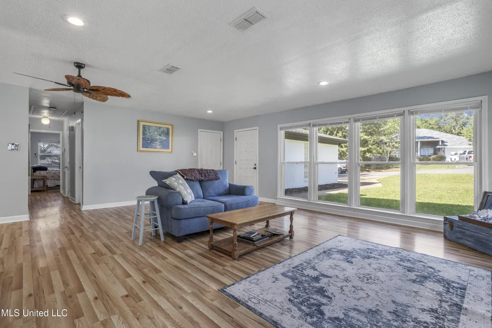 682 Auahi Pl, Diamondhead, MS 39525