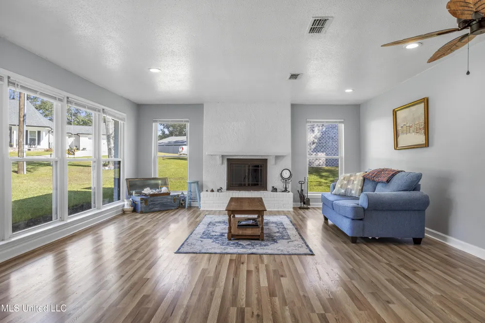 682 Auahi Pl, Diamondhead, MS 39525