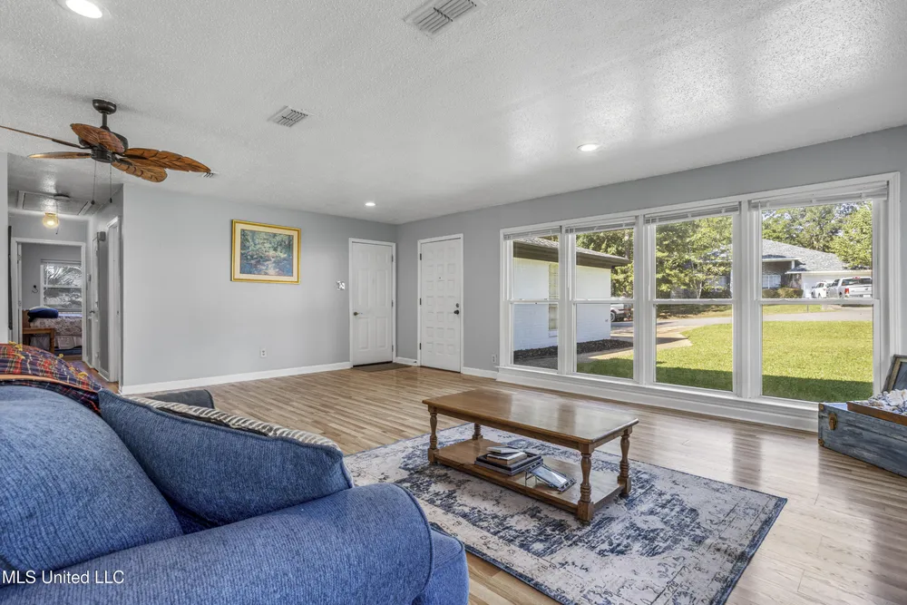 682 Auahi Pl, Diamondhead, MS 39525