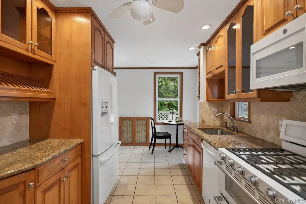 30 Blanchard Ave, Dobbs Ferry, NY 10522