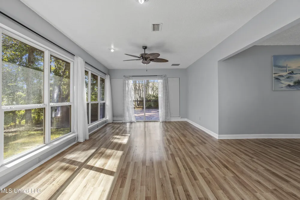 682 Auahi Pl, Diamondhead, MS 39525