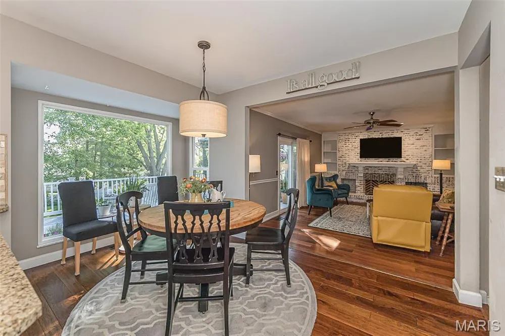 11 Spencer Valley Dr, St Peters, MO 63376