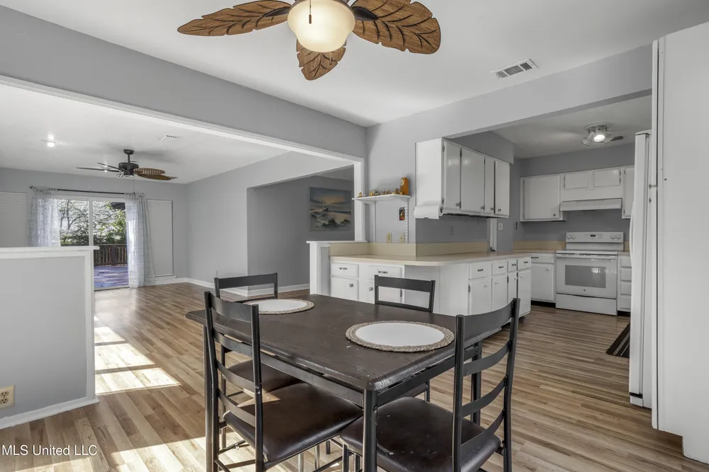 682 Auahi Pl, Diamondhead, MS 39525