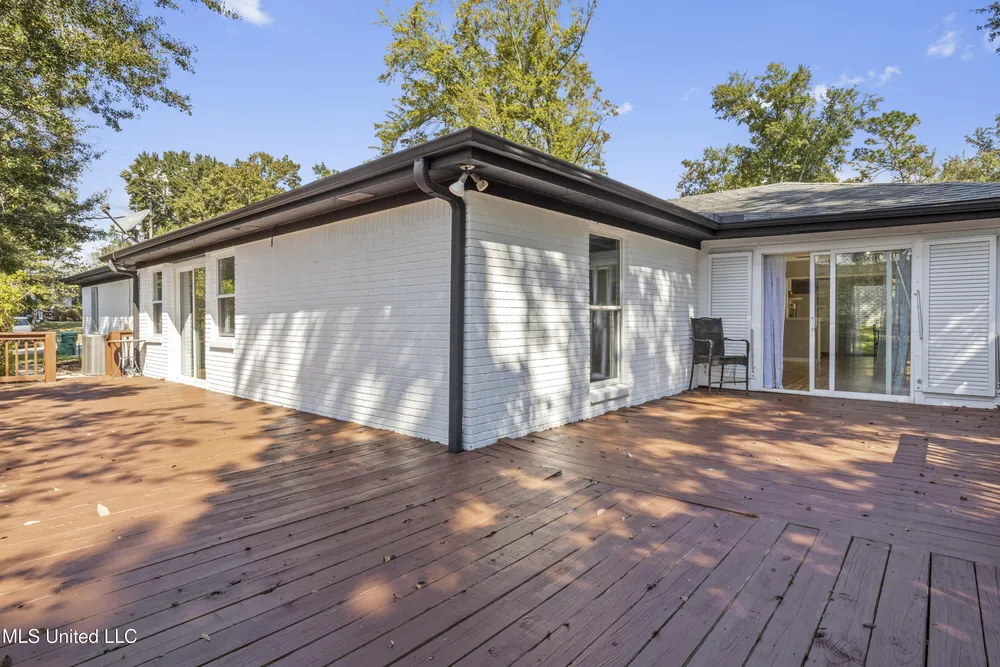 682 Auahi Pl, Diamondhead, MS 39525