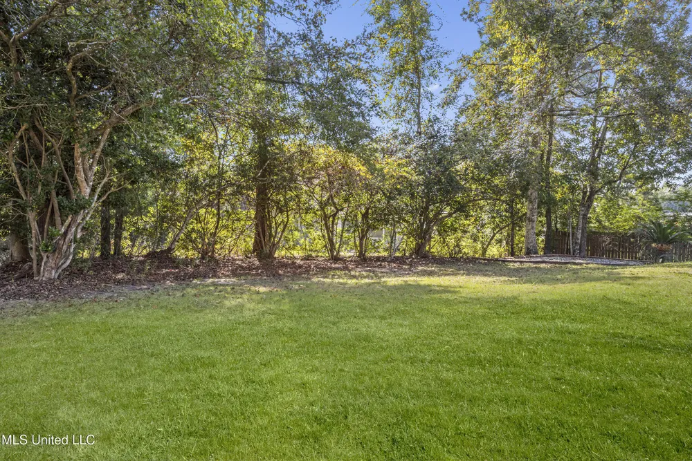 682 Auahi Pl, Diamondhead, MS 39525