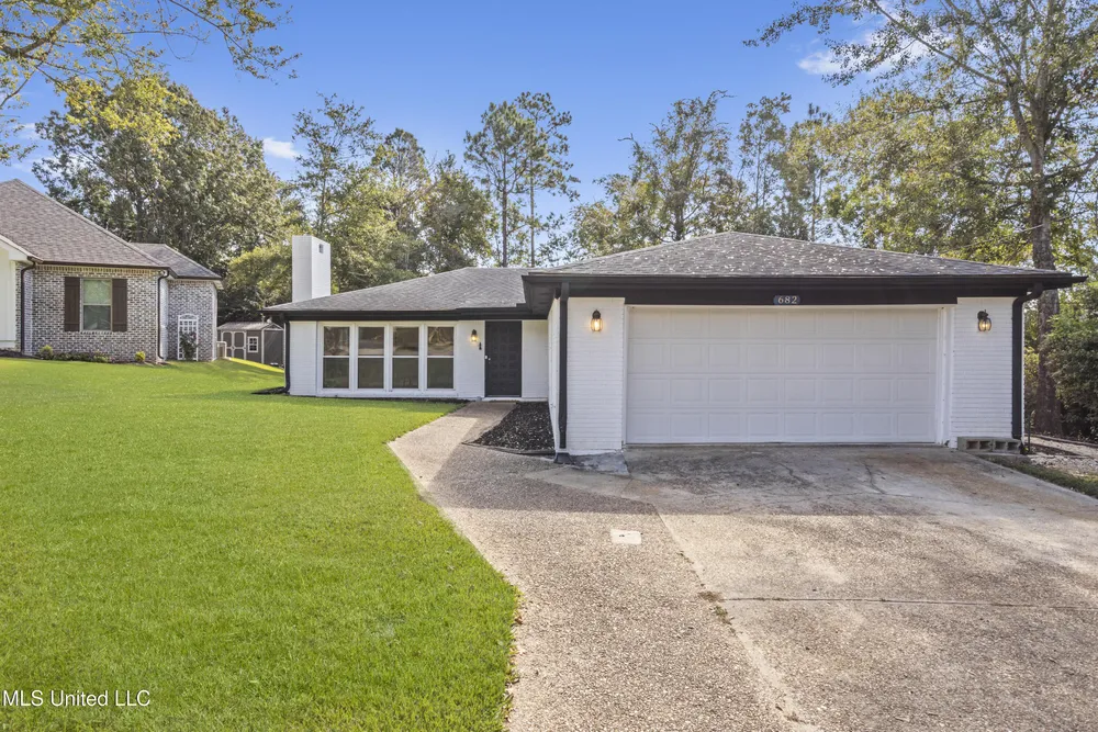 682 Auahi Pl, Diamondhead, MS 39525