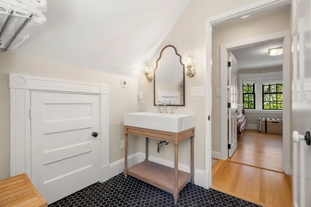 153 Ridgeway Rd, Weston, MA 02493