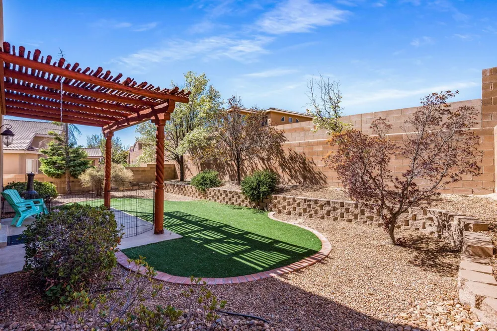 9925 Cameron St NW, Albuquerque, NM 87114