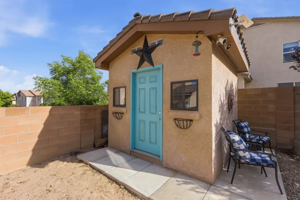 7136 Las Nutrias Rd NW, Albuquerque, NM 87114