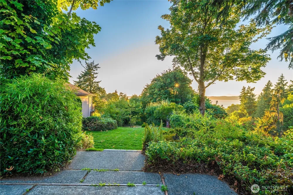 28601 13th Ave S, Federal Way, WA 98003
