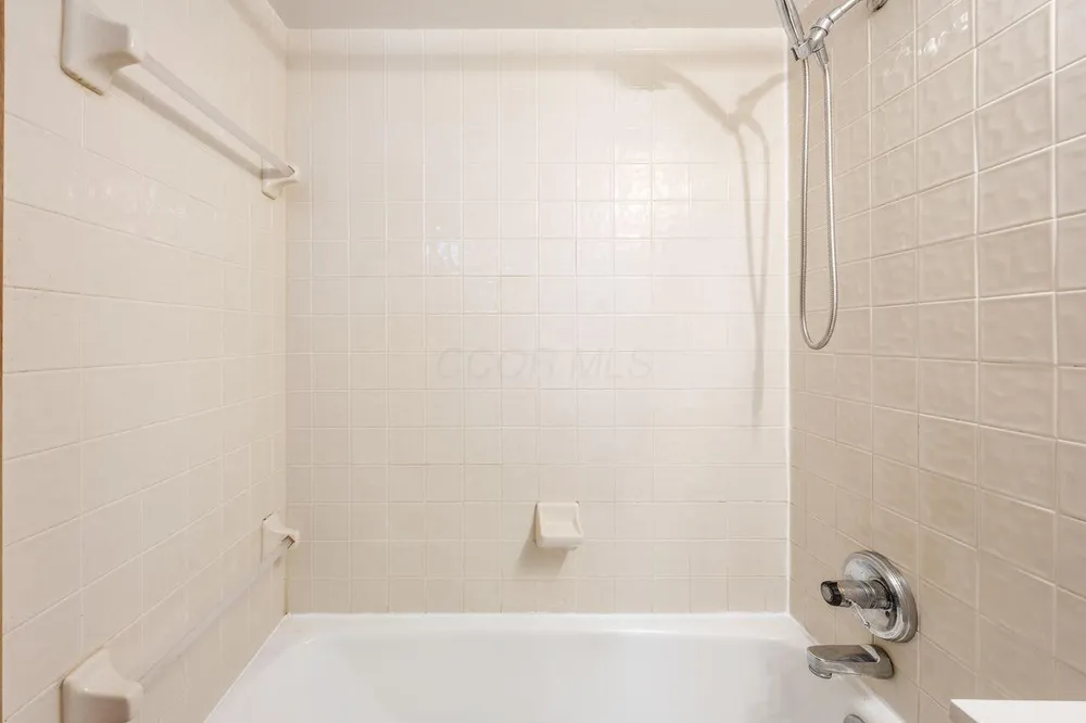 4010 Etna St, Columbus, OH 43213