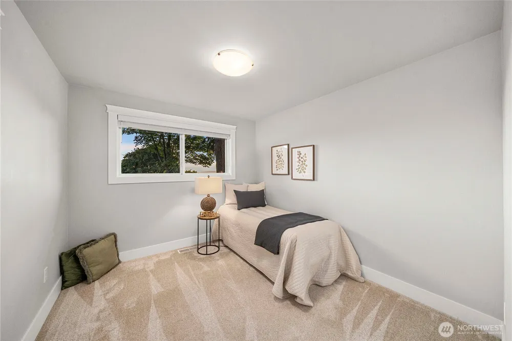 28601 13th Ave S, Federal Way, WA 98003