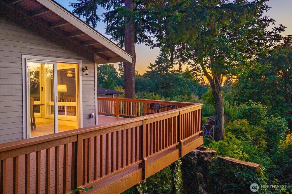 28601 13th Ave S, Federal Way, WA 98003