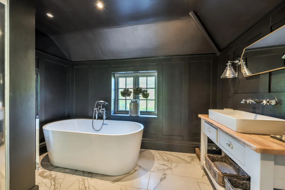Frith End Road, Frith End, Near Farnham, GU35