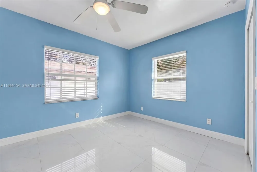 860 NE 142nd St, North Miami, FL 33161