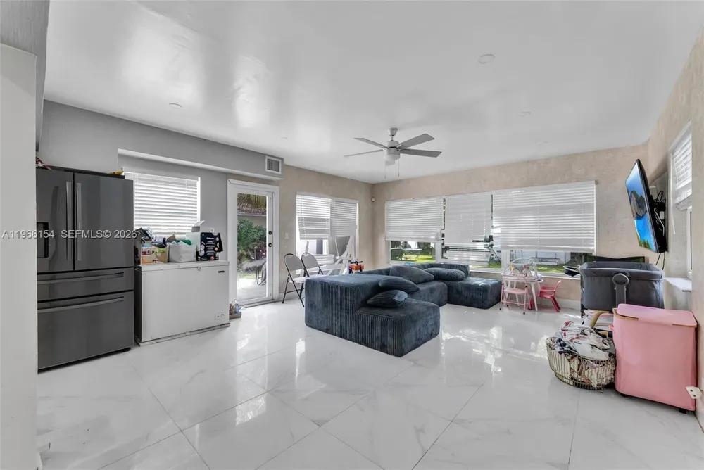 860 NE 142nd St, North Miami, FL 33161