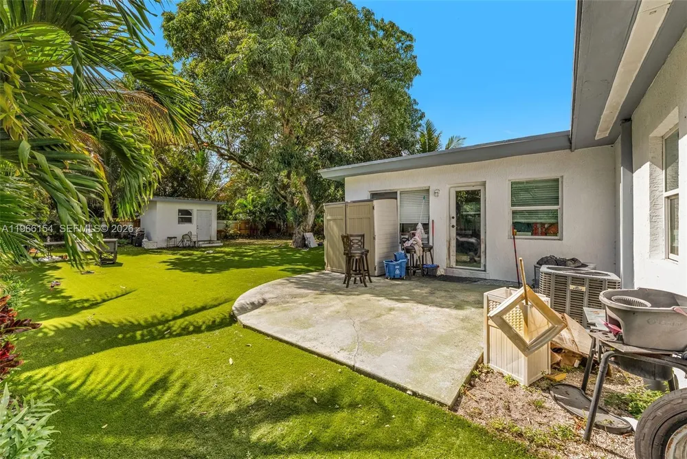 860 NE 142nd St, North Miami, FL 33161