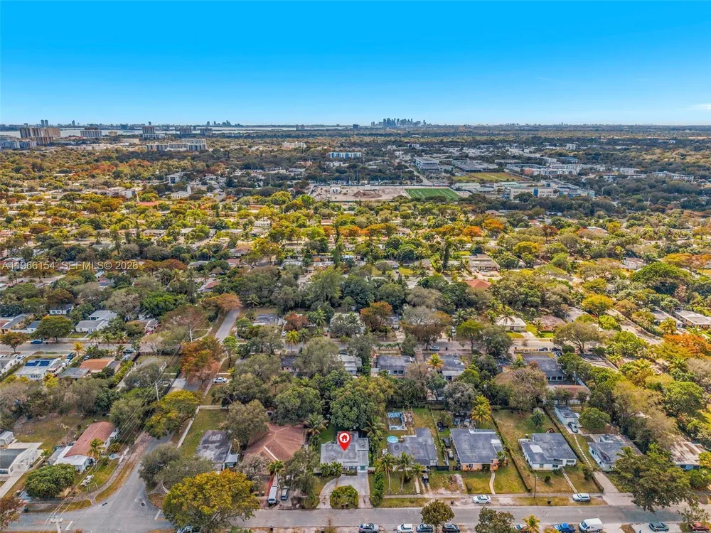 860 NE 142nd St, North Miami, FL 33161