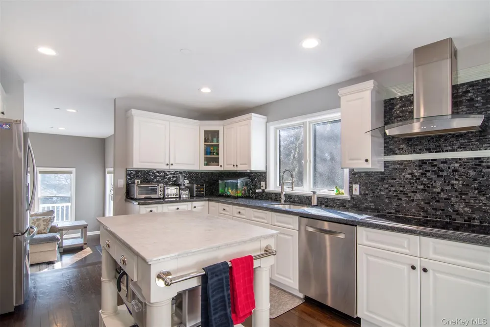 22 Lewis Ave, Dobbs Ferry, NY 10522