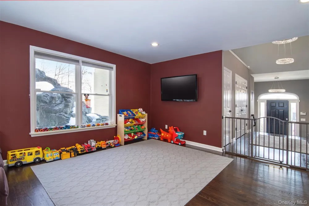22 Lewis Ave, Dobbs Ferry, NY 10522