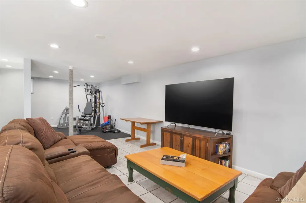 22 Lewis Ave, Dobbs Ferry, NY 10522