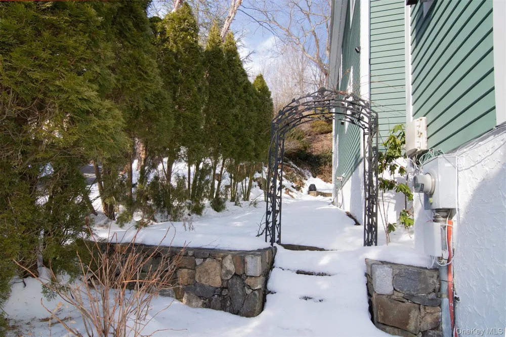 22 Lewis Ave, Dobbs Ferry, NY 10522