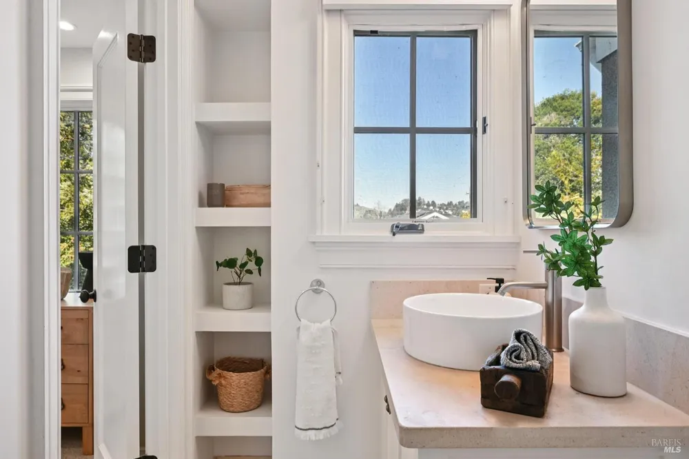 1 Tamalpais Commons Ln, Mill Valley, CA 94941