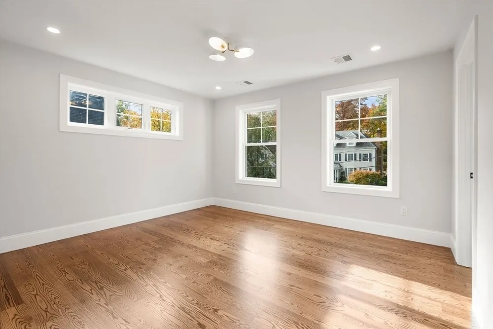 201 Lowell Rd, Wellesley, MA 02481