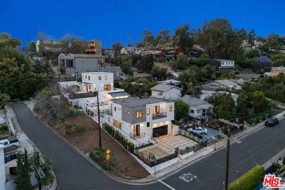 1903 Lake Shore Ave, Silver Lake, CA 90039