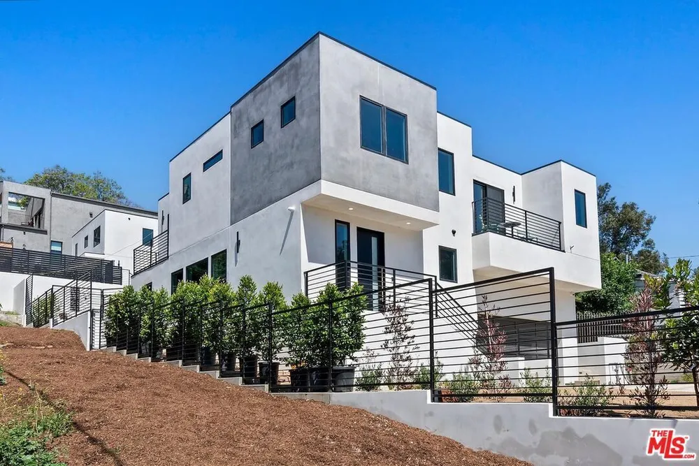 1903 Lake Shore Ave, Silver Lake, CA 90039
