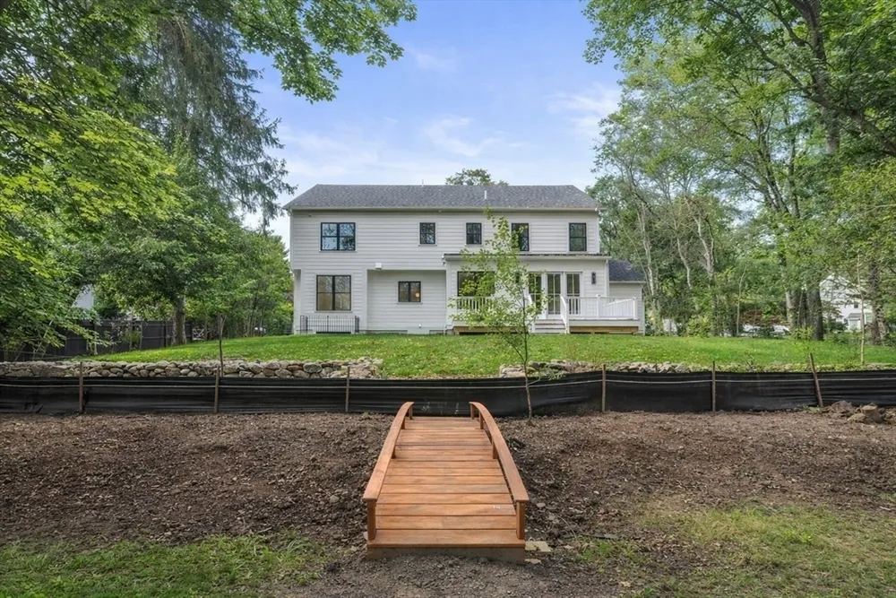 201 Lowell Rd, Wellesley, MA 02481