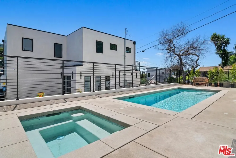 1903 Lake Shore Ave, Silver Lake, CA 90039