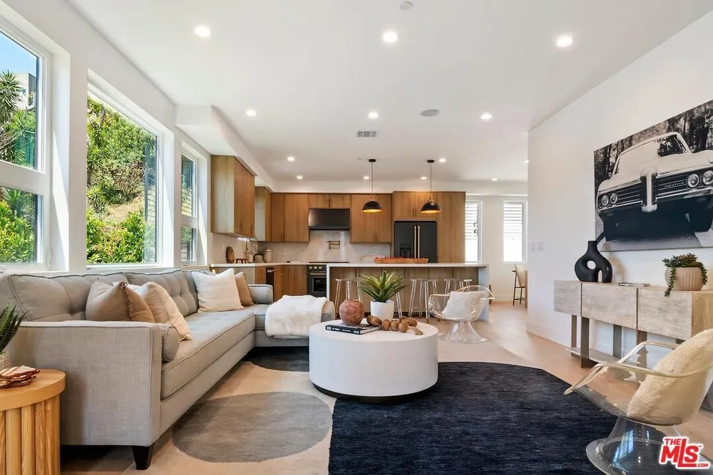 1903 Lake Shore Ave, Silver Lake, CA 90039