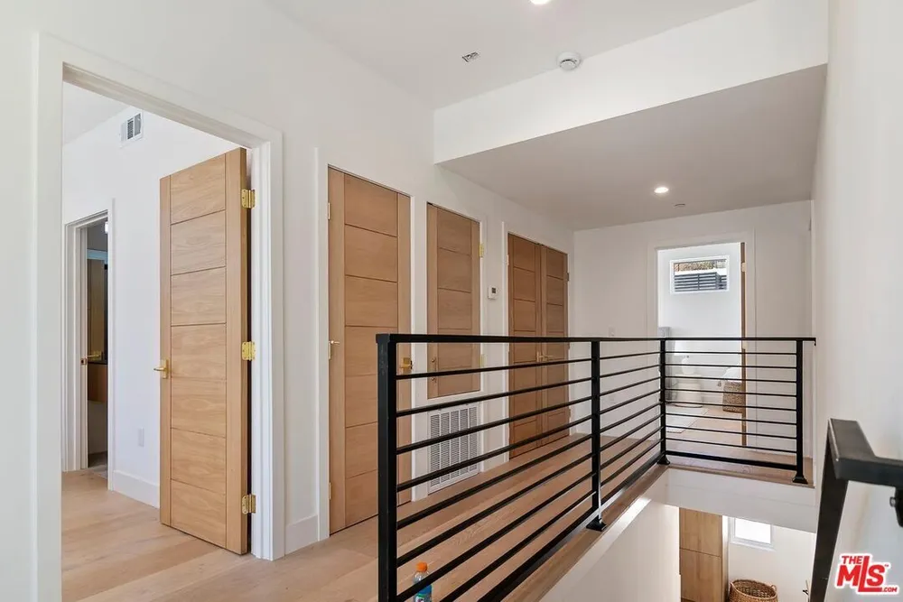 1903 Lake Shore Ave, Silver Lake, CA 90039