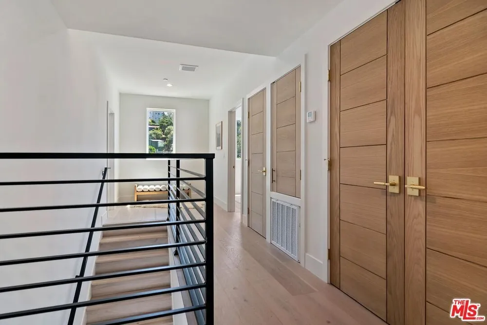 1903 Lake Shore Ave, Silver Lake, CA 90039