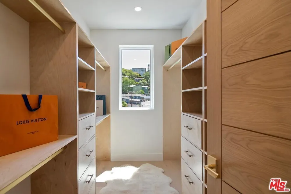 1903 Lake Shore Ave, Silver Lake, CA 90039