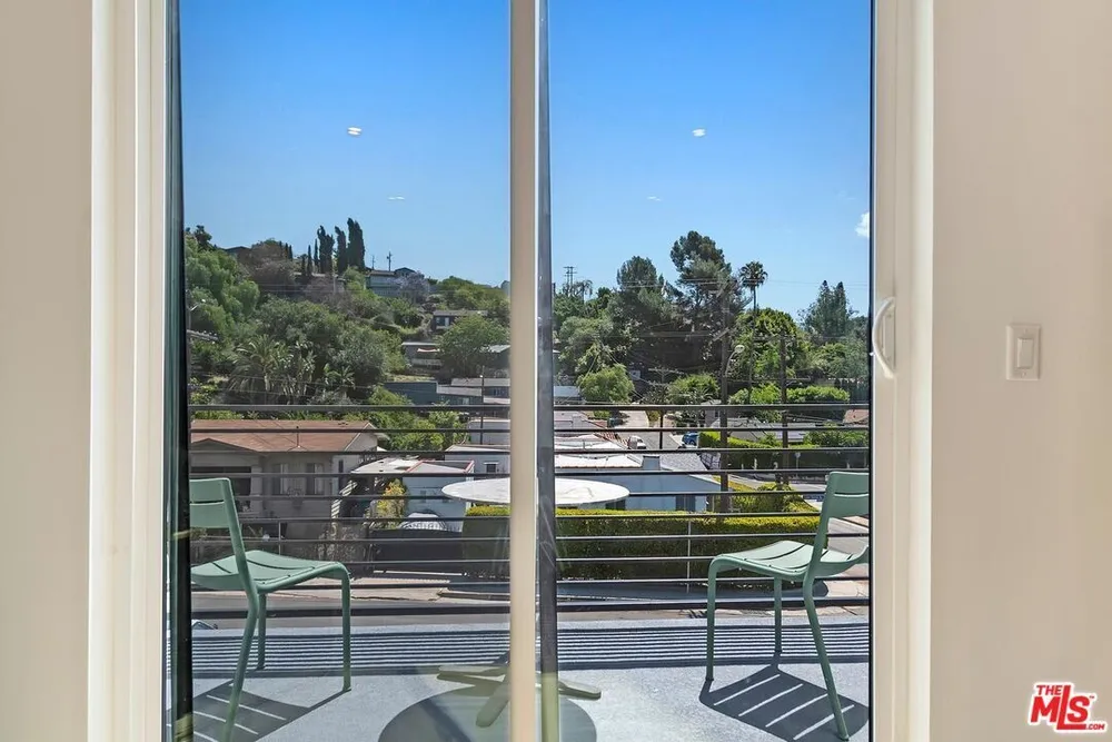 1903 Lake Shore Ave, Silver Lake, CA 90039
