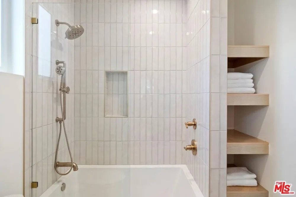 1903 Lake Shore Ave, Silver Lake, CA 90039
