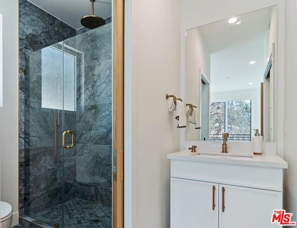 1903 Lake Shore Ave, Silver Lake, CA 90039