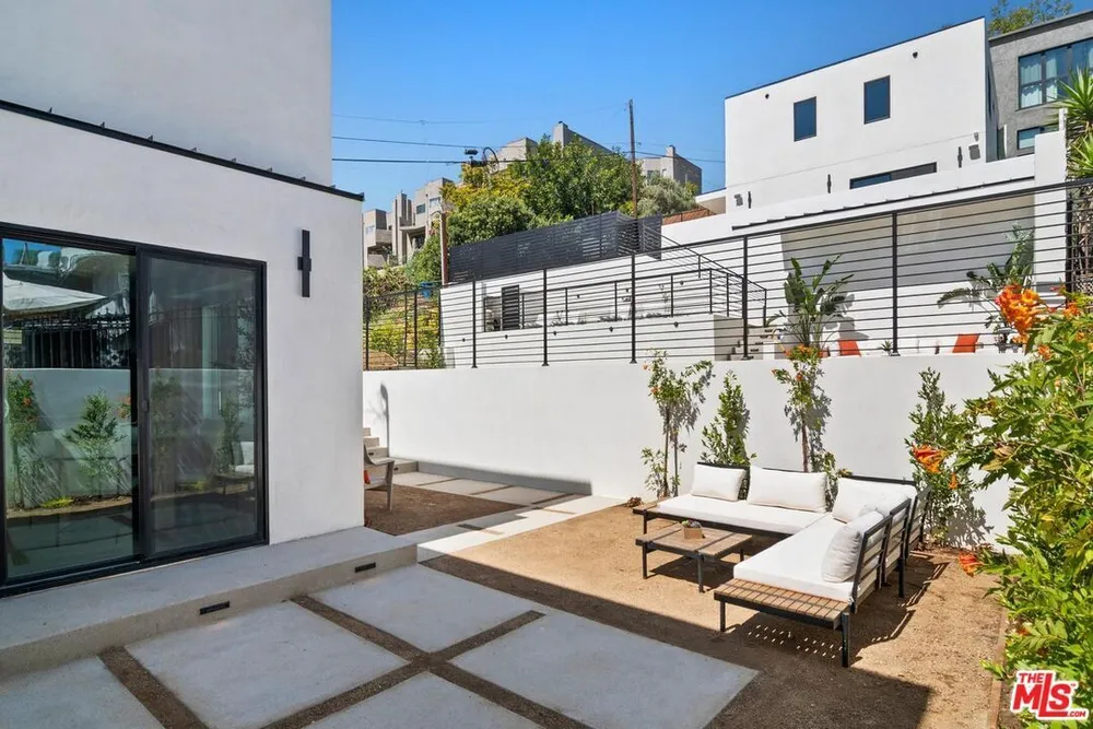 1903 Lake Shore Ave, Silver Lake, CA 90039