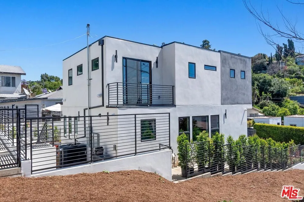1903 Lake Shore Ave, Silver Lake, CA 90039